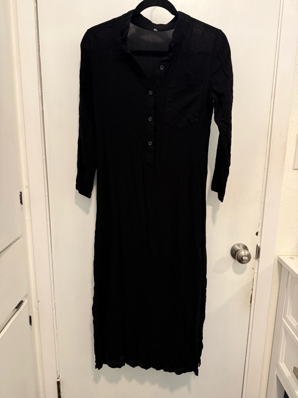 Black thin dress  small, measures 15” from pit to pit; no brand or material tag